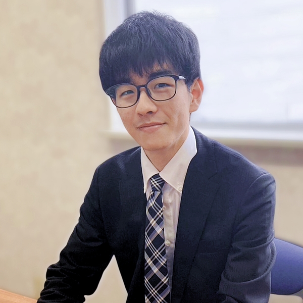 山本麗偉先生